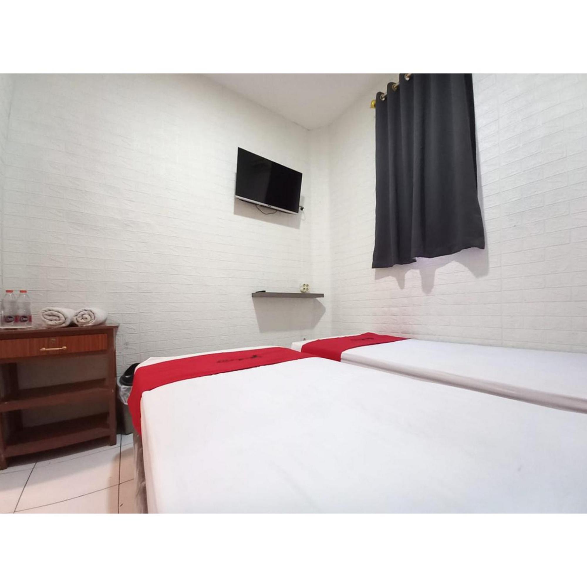 Reddoorz At Luxury Homestay Near Kantor Regional II Bkn Surabaya Sidoarjo Eksteriør billede