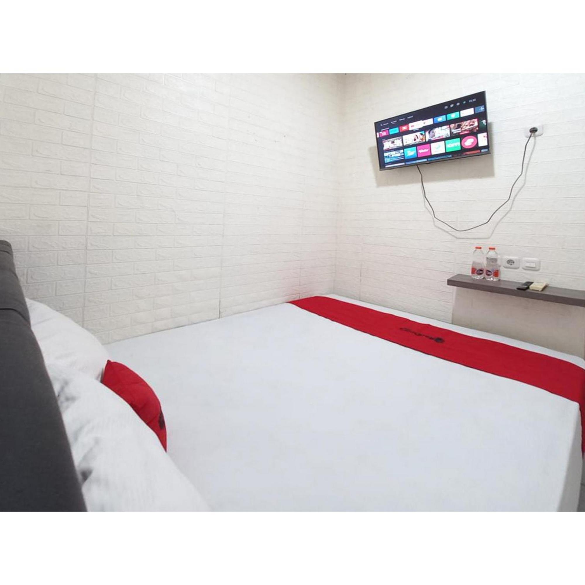Reddoorz At Luxury Homestay Near Kantor Regional II Bkn Surabaya Sidoarjo Eksteriør billede
