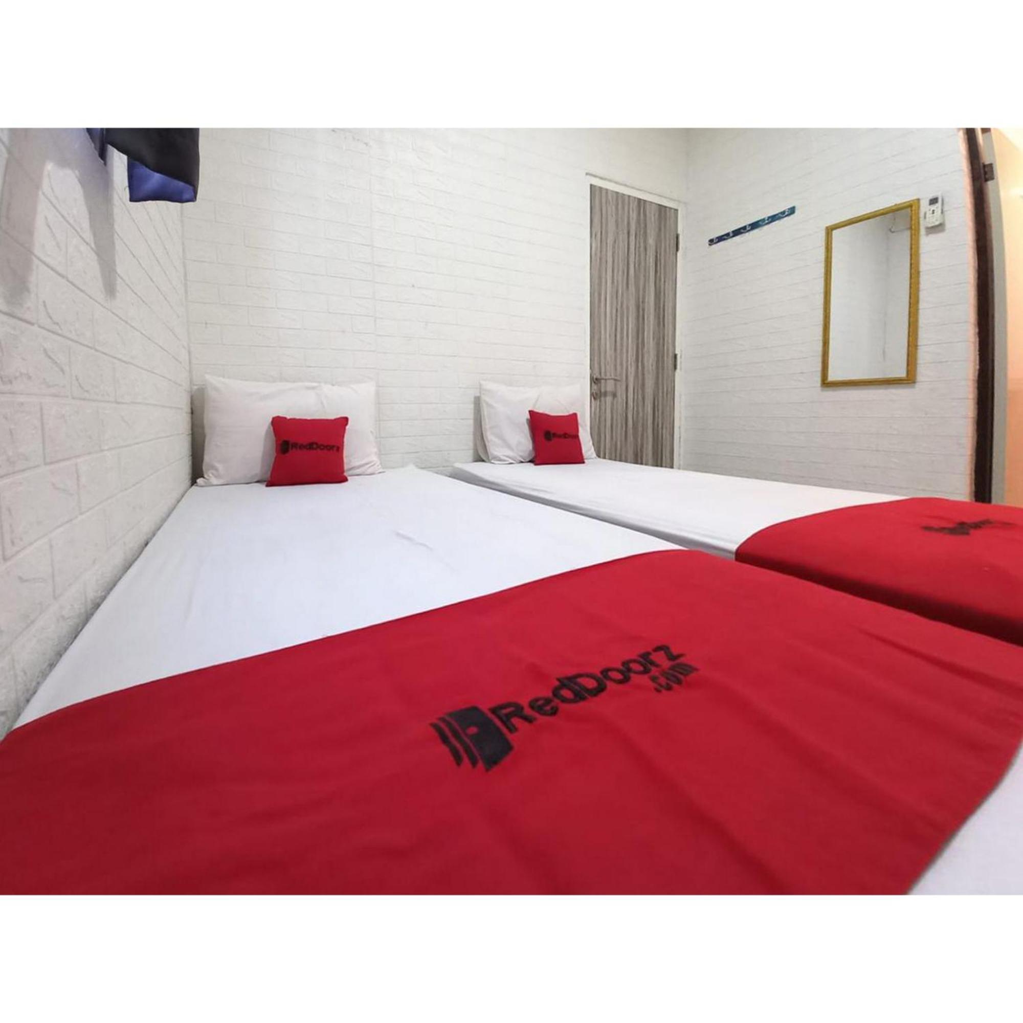 Reddoorz At Luxury Homestay Near Kantor Regional II Bkn Surabaya Sidoarjo Eksteriør billede