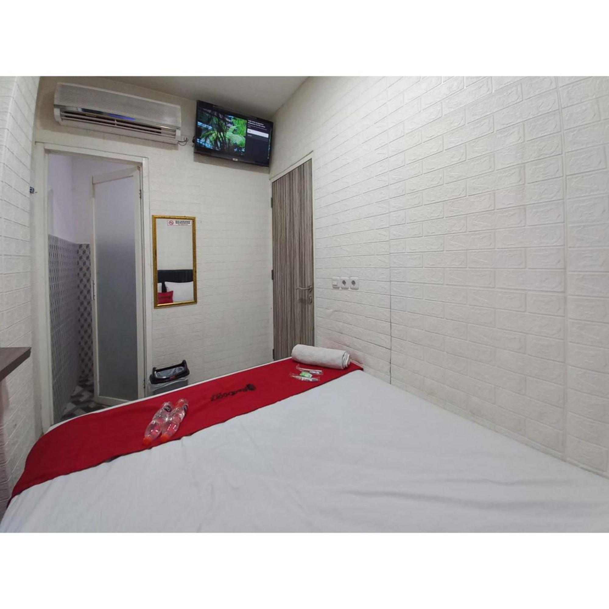 Reddoorz At Luxury Homestay Near Kantor Regional II Bkn Surabaya Sidoarjo Eksteriør billede