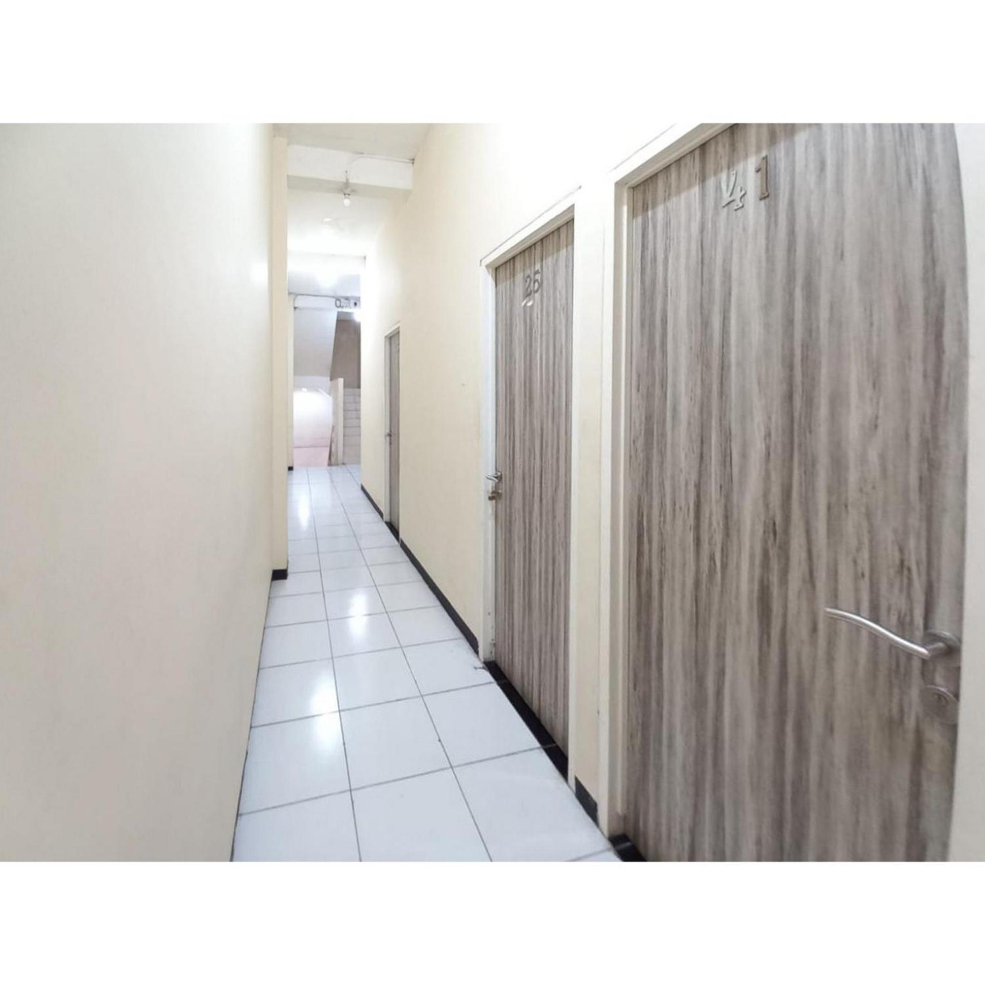 Reddoorz At Luxury Homestay Near Kantor Regional II Bkn Surabaya Sidoarjo Eksteriør billede