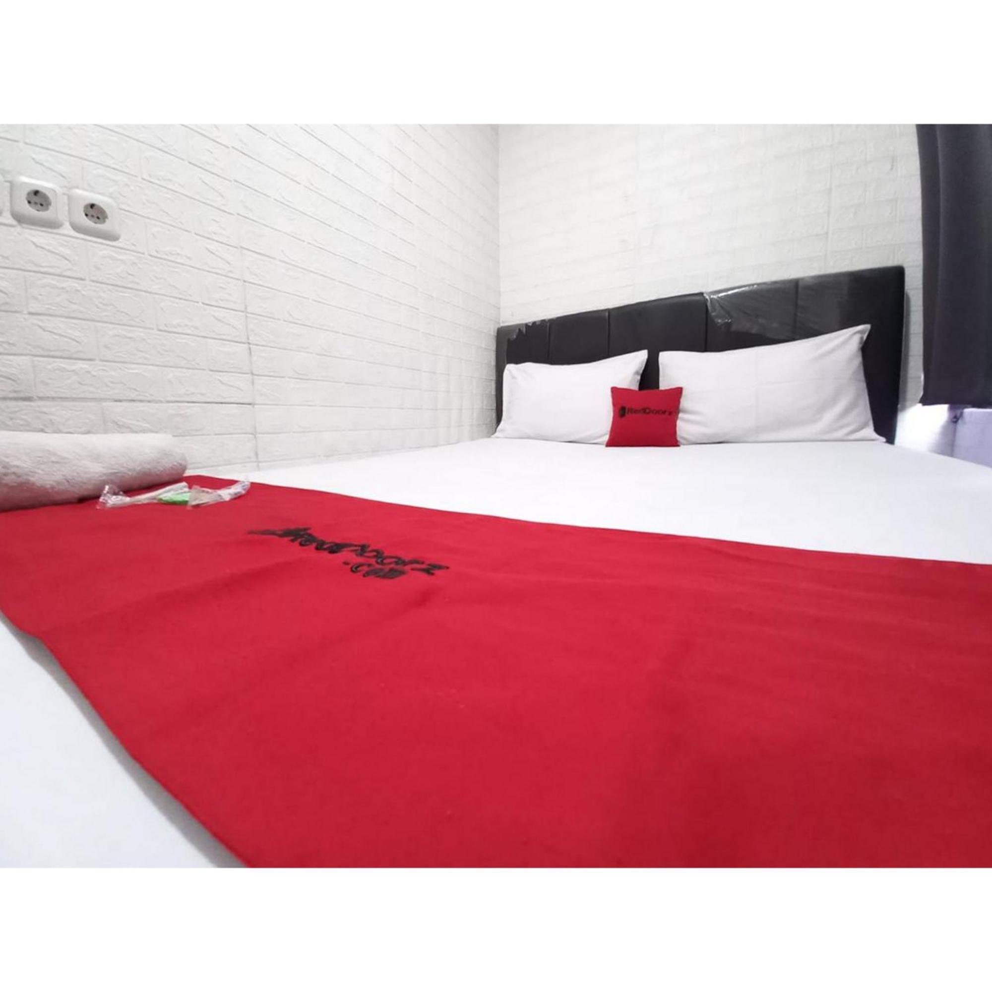 Reddoorz At Luxury Homestay Near Kantor Regional II Bkn Surabaya Sidoarjo Eksteriør billede