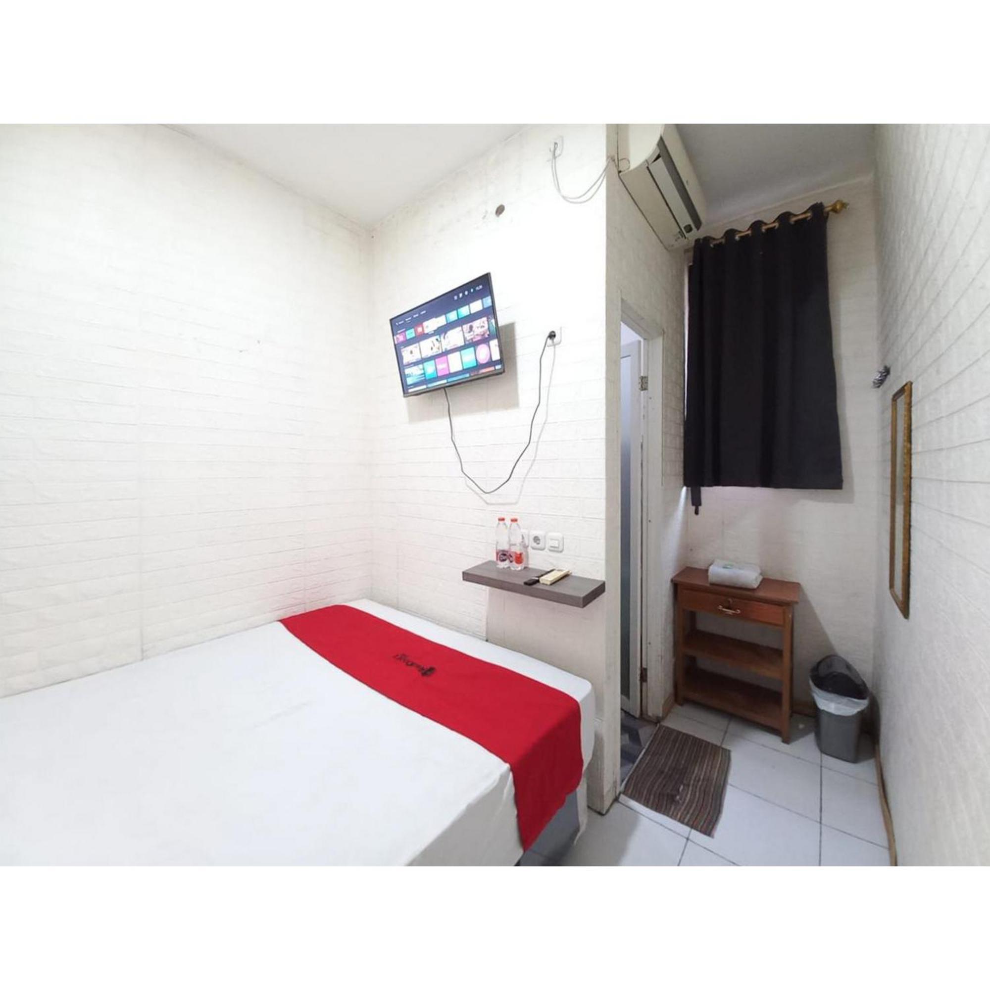 Reddoorz At Luxury Homestay Near Kantor Regional II Bkn Surabaya Sidoarjo Eksteriør billede