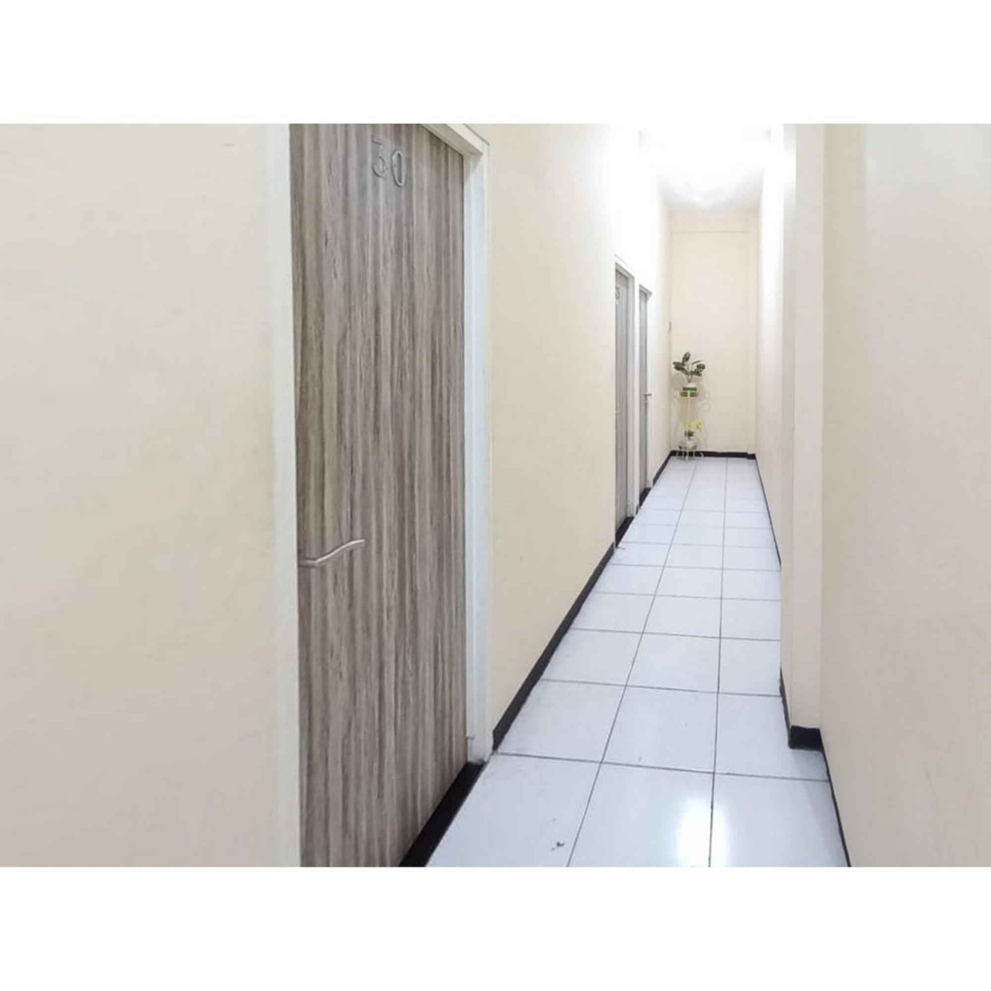 Reddoorz At Luxury Homestay Near Kantor Regional II Bkn Surabaya Sidoarjo Eksteriør billede
