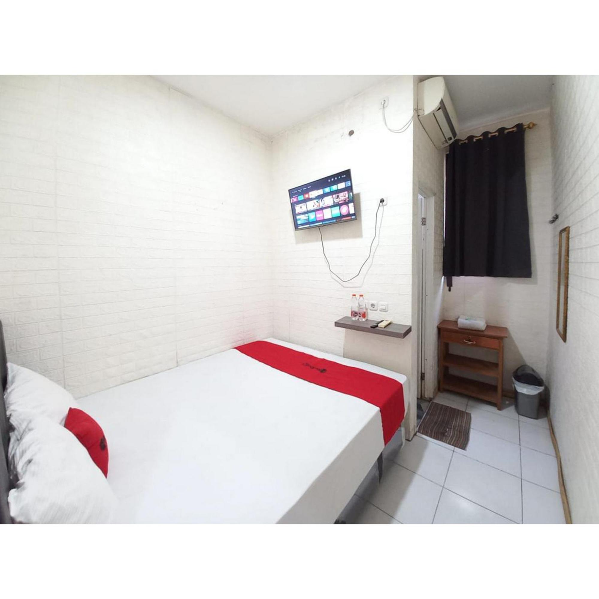 Reddoorz At Luxury Homestay Near Kantor Regional II Bkn Surabaya Sidoarjo Eksteriør billede