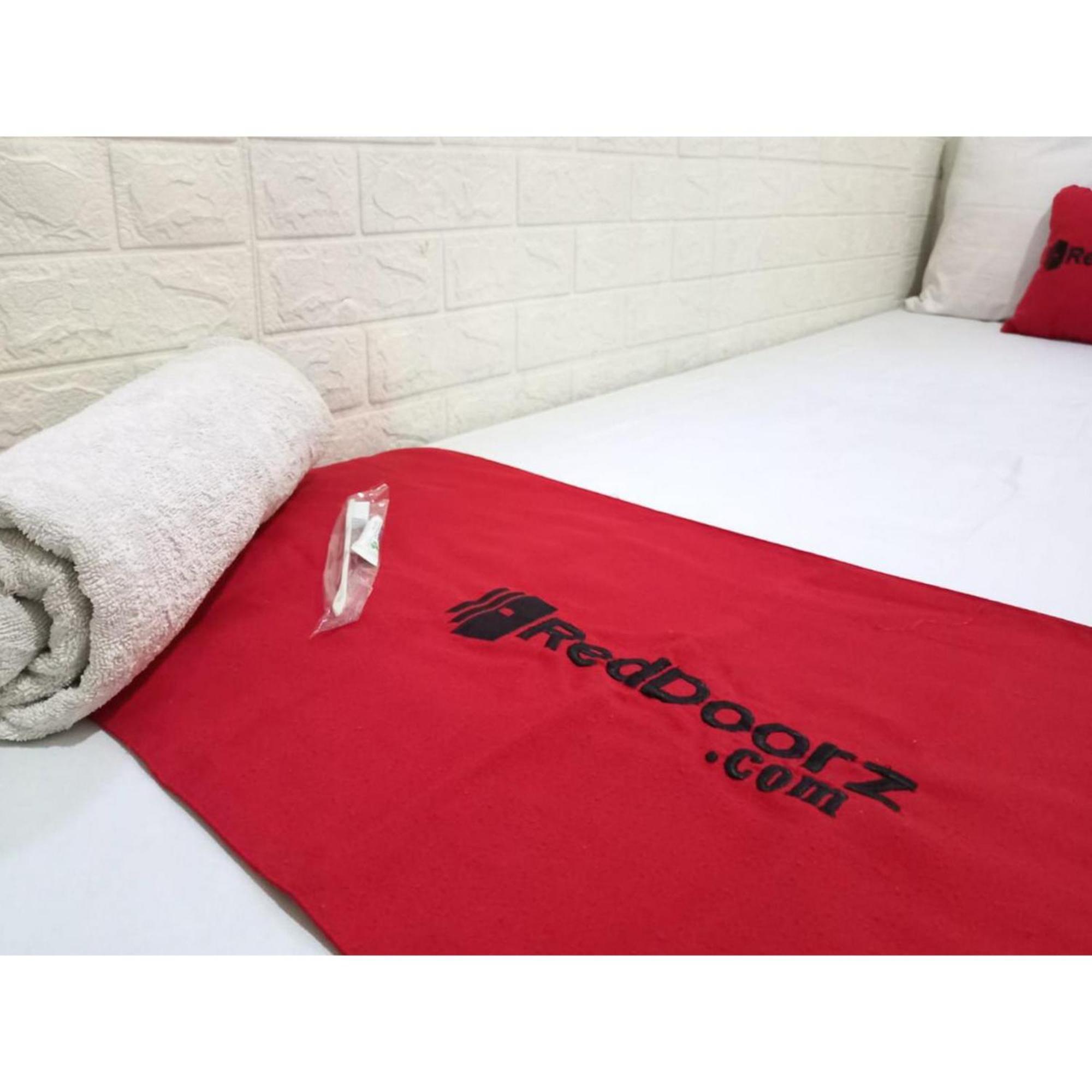 Reddoorz At Luxury Homestay Near Kantor Regional II Bkn Surabaya Sidoarjo Eksteriør billede