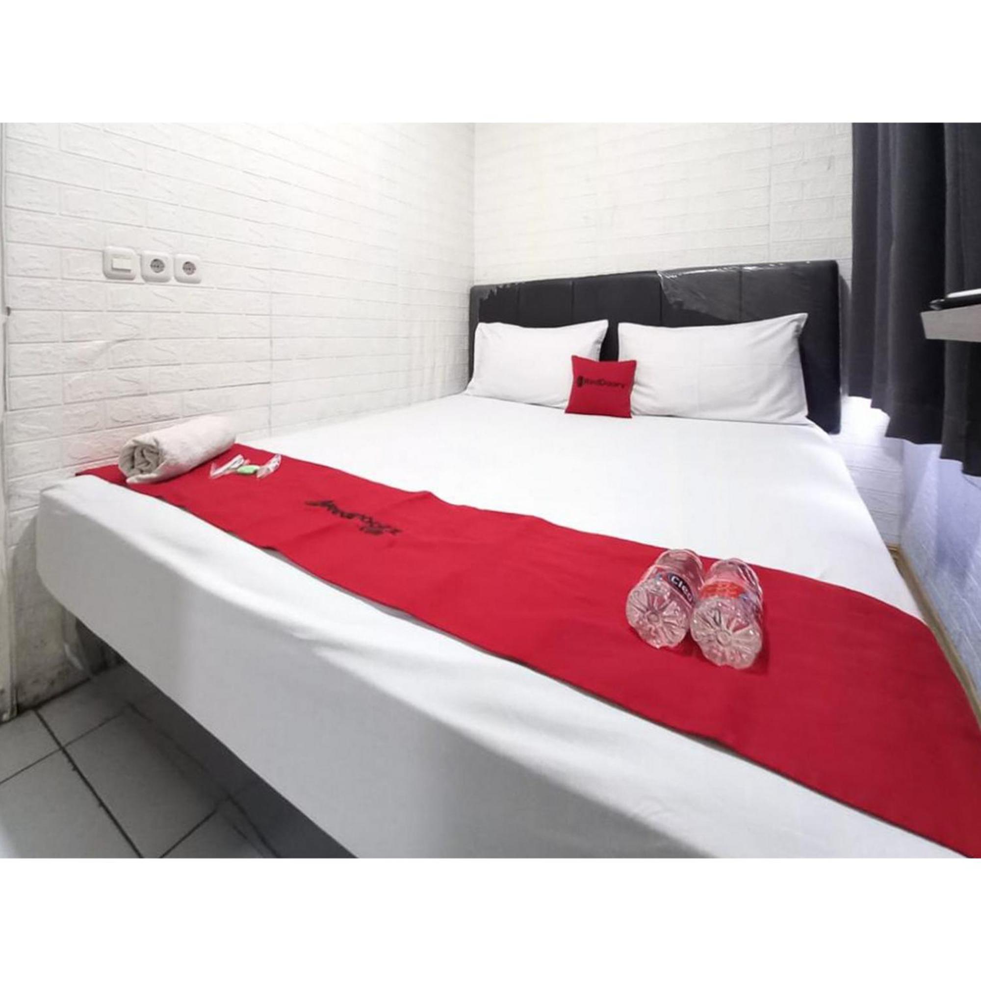 Reddoorz At Luxury Homestay Near Kantor Regional II Bkn Surabaya Sidoarjo Eksteriør billede