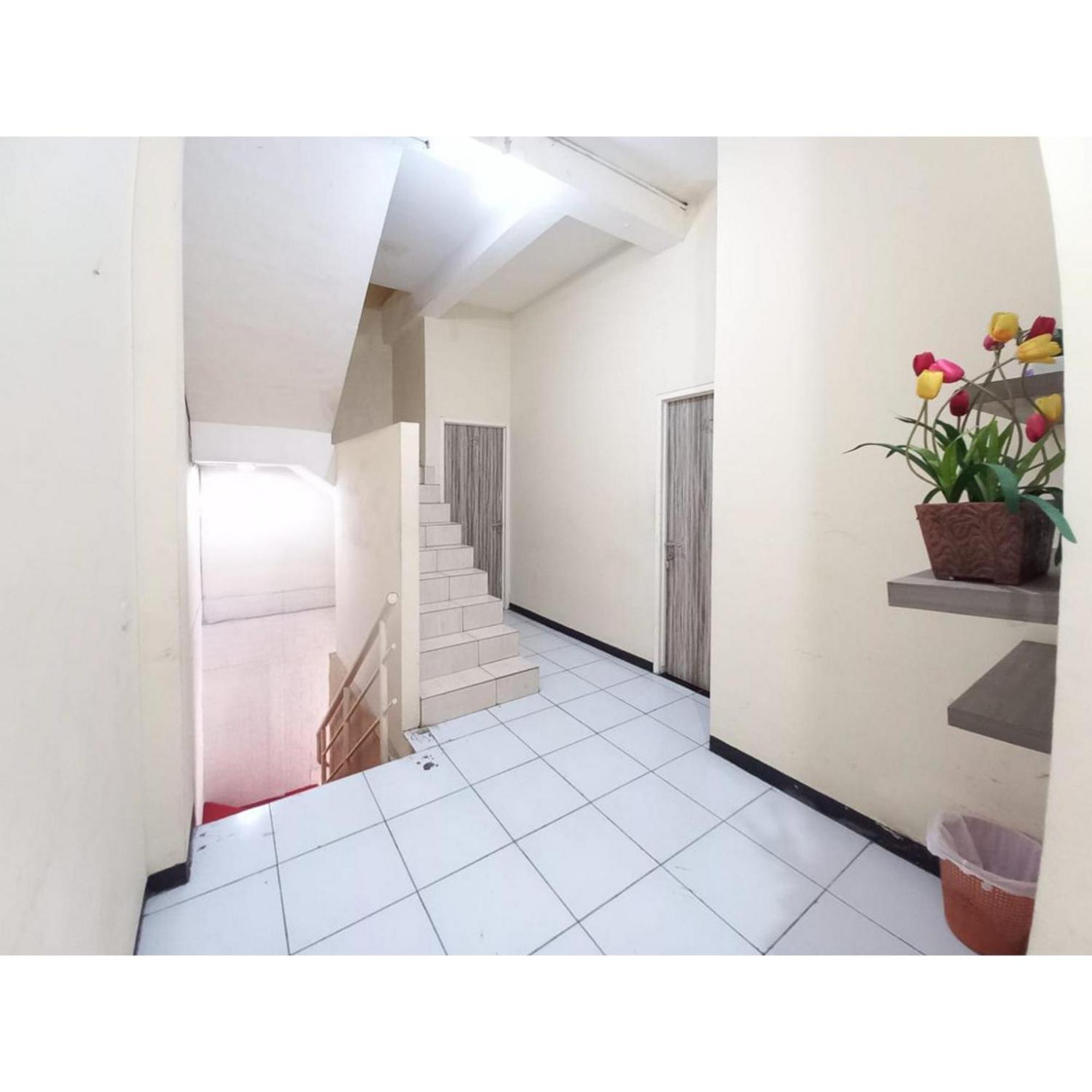 Reddoorz At Luxury Homestay Near Kantor Regional II Bkn Surabaya Sidoarjo Eksteriør billede