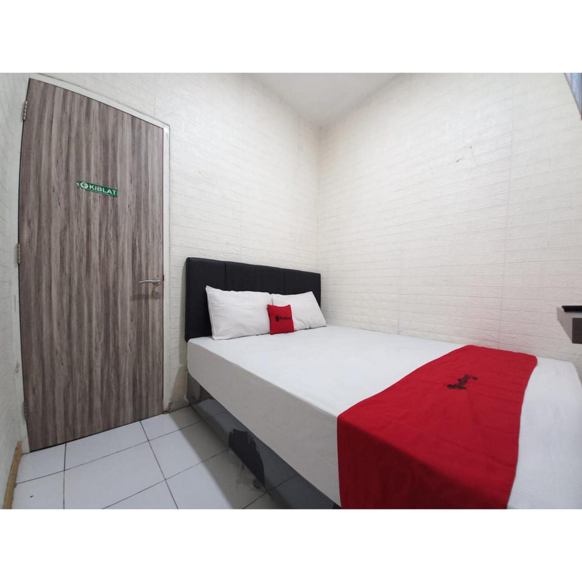 Reddoorz At Luxury Homestay Near Kantor Regional II Bkn Surabaya Sidoarjo Eksteriør billede