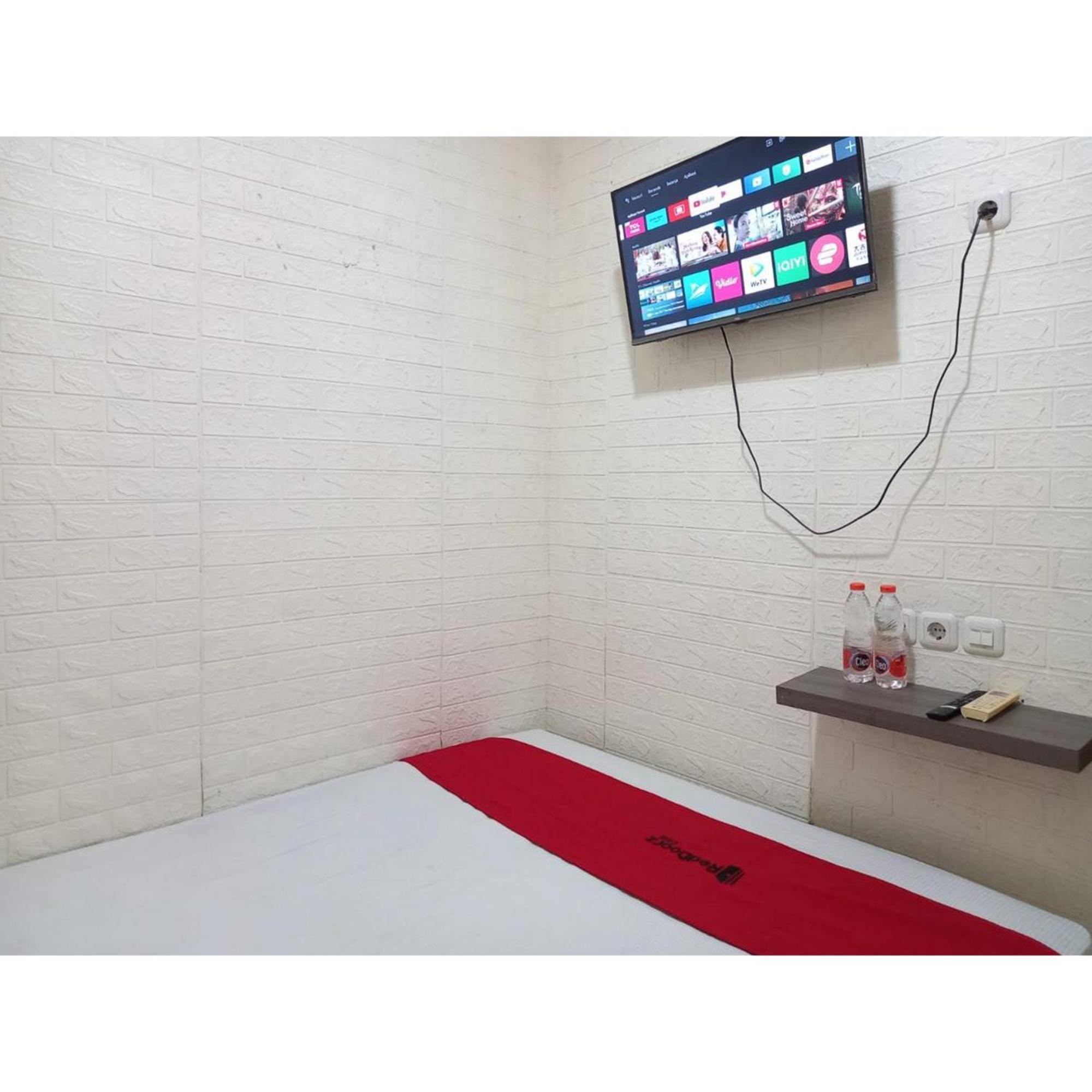 Reddoorz At Luxury Homestay Near Kantor Regional II Bkn Surabaya Sidoarjo Eksteriør billede